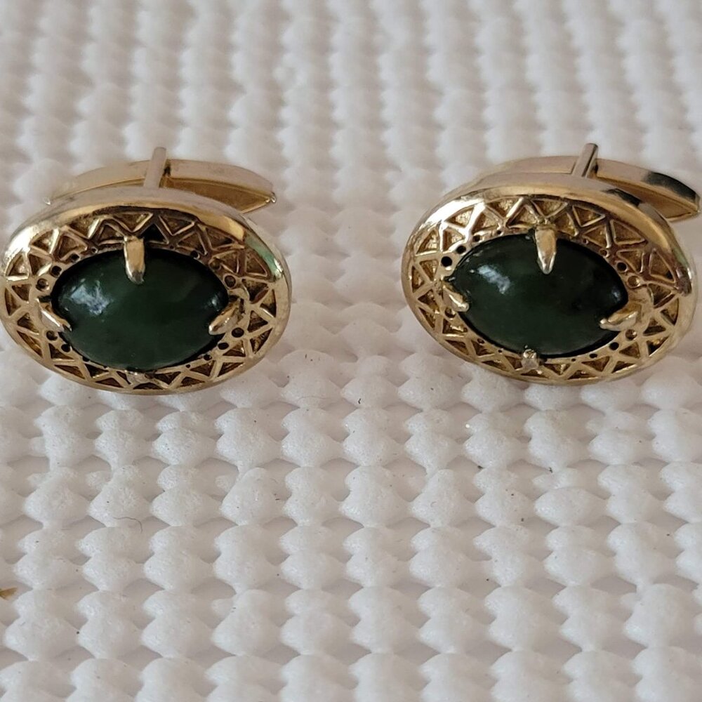 Swank Gold Tone Open Work Emerald Green Cabochon Oval Men's Cufflinks Marked S - Picture 2 of 7
